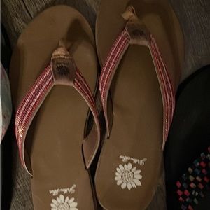 Yellow box sandals 91/2